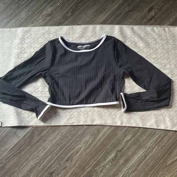 Solid and Striped Nola Ribbed Rashguard - Picture 5 of 6